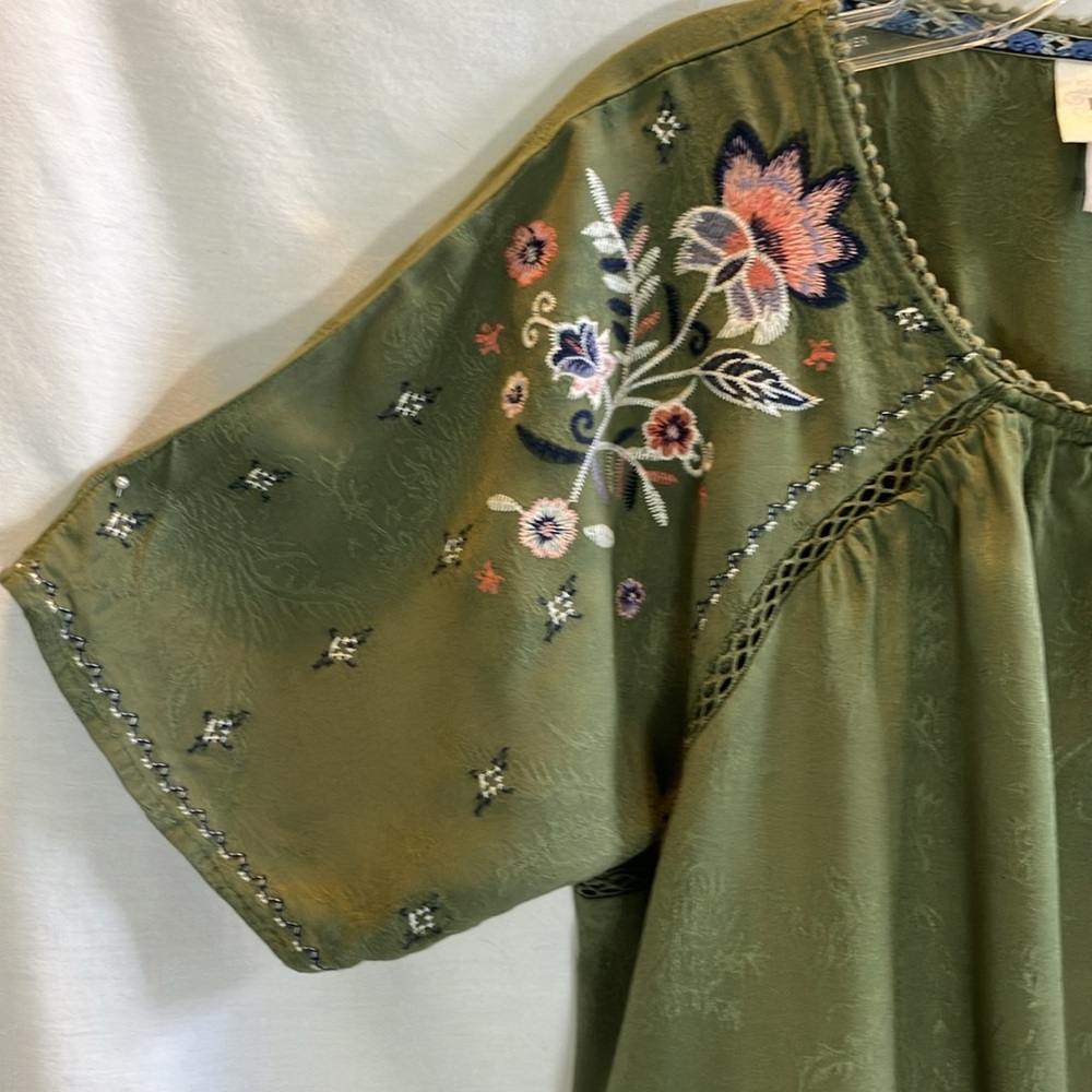 Knox Rose Embroidered boho Olive Green Women's Top - Picture 4 of 12
